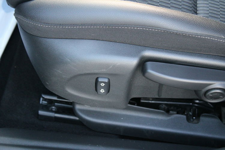 Opel Insignia INNOVATION 170HP F-vat Salon Polska Gwarancja zdjęcie 15