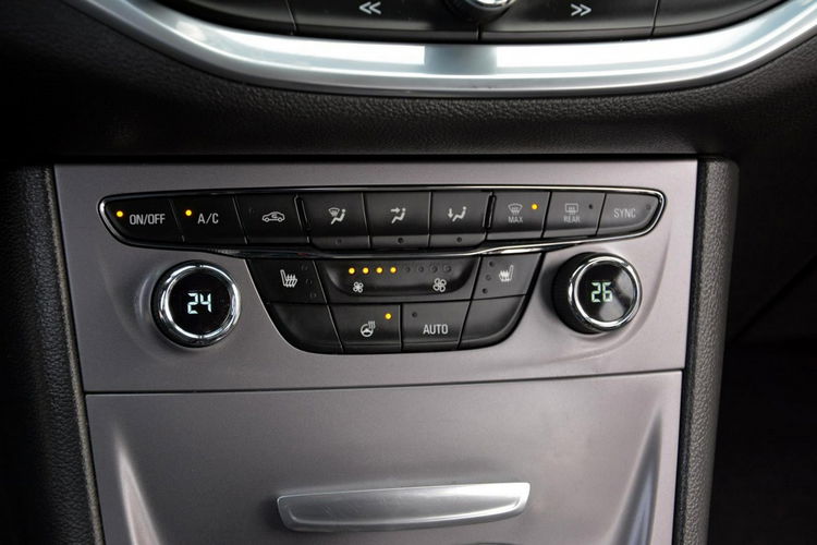 Opel Astra Xenon Ledy Duża Navi Klimatronic Grz. kierownica As. Pasa 2xParktr. zdjęcie 28