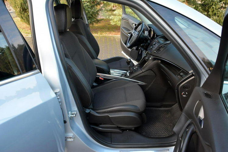 Opel Zafira 1.4T(140KM) Duza Navi pól-Skóry Park Assist 7-Foteli 2xParktronik zdjęcie 17