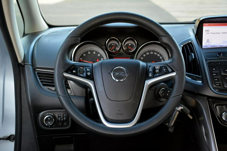 Opel Zafira 1.4T(140KM) Duza Navi pól-Skóry Park Assist 7-Foteli 2xParktronik zdjęcie 23