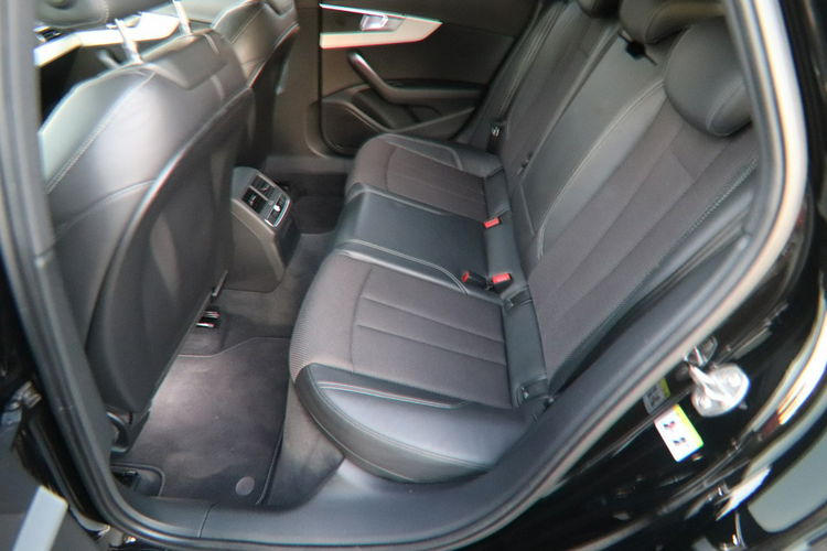 Audi A4 ,  S-LINE,  AUTOMAT,  zarejestrowany zdjęcie 12