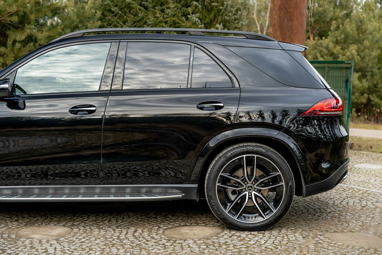 Mercedes GLE 300 7 osobowy / 300D 4MATIC / Faktura / Gwarancja / 2 komplety kół zdjęcie 26