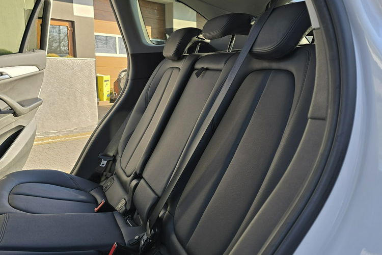 BMW X1 2.0D sDrive18d / Panorama / Bezwypadkowa / Serwisowana w ASO zdjęcie 10