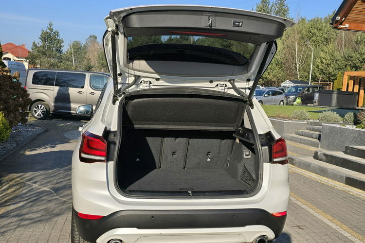 BMW X1 2.0D sDrive18d / Panorama / Bezwypadkowa / Serwisowana w ASO zdjęcie 13