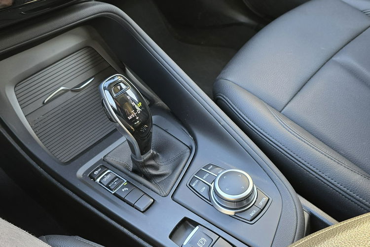 BMW X1 2.0D sDrive18d / Panorama / Bezwypadkowa / Serwisowana w ASO zdjęcie 16