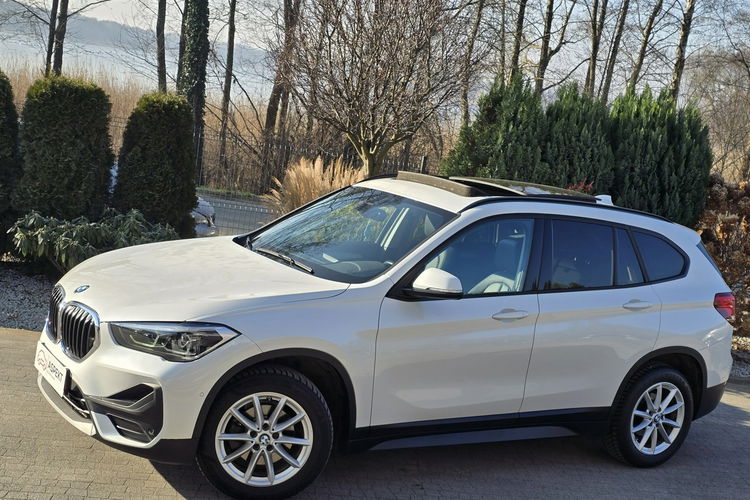 BMW X1 2.0D sDrive18d / Panorama / Bezwypadkowa / Serwisowana w ASO zdjęcie 20