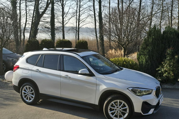 BMW X1 2.0D sDrive18d / Panorama / Bezwypadkowa / Serwisowana w ASO zdjęcie 3