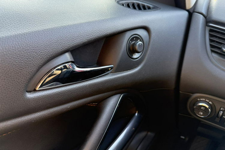 Opel Zafira navi, klimatronic, zarejestrowany zdjęcie 23