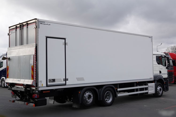 MAN TGS 26.360 / 6x2 / CHŁODNIA -8.2 M / AGREGAT CARRIER SUPRA 850 / WINDA ZAŁADOWCZA / BOCZNE DRZWI / 2022 ROK / PO KONTRAKCIE SERWISOWYM  zdjęcie 12