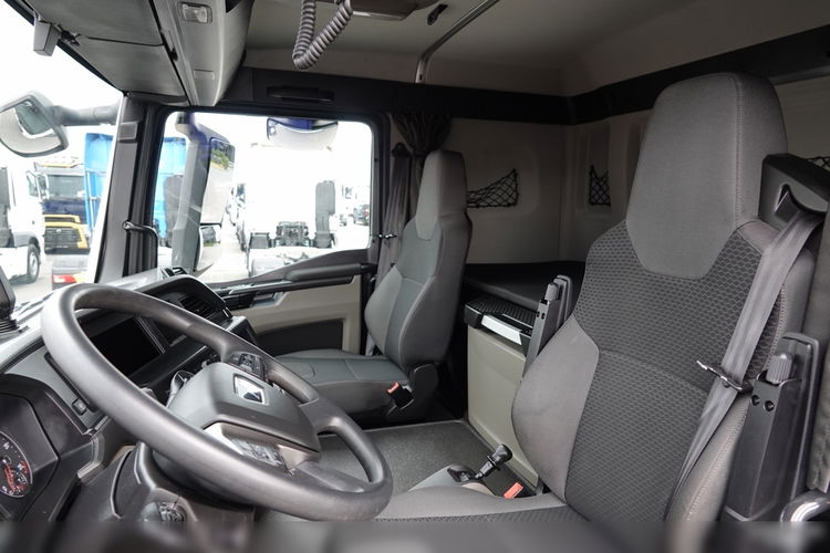 MAN TGS 26.360 / 6x2 / CHŁODNIA -8.2 M / AGREGAT CARRIER SUPRA 850 / WINDA ZAŁADOWCZA / BOCZNE DRZWI / 2022 ROK / PO KONTRAKCIE SERWISOWYM  zdjęcie 38