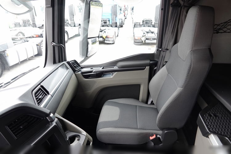 MAN TGS 26.360 / 6x2 / CHŁODNIA -8.2 M / AGREGAT CARRIER SUPRA 850 / WINDA ZAŁADOWCZA / BOCZNE DRZWI / 2022 ROK / PO KONTRAKCIE SERWISOWYM  zdjęcie 40