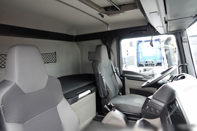MAN TGS 26.360 / 6x2 / CHŁODNIA -8.2 M / AGREGAT CARRIER SUPRA 850 / WINDA ZAŁADOWCZA / BOCZNE DRZWI / 2022 ROK / PO KONTRAKCIE SERWISOWYM  zdjęcie 49
