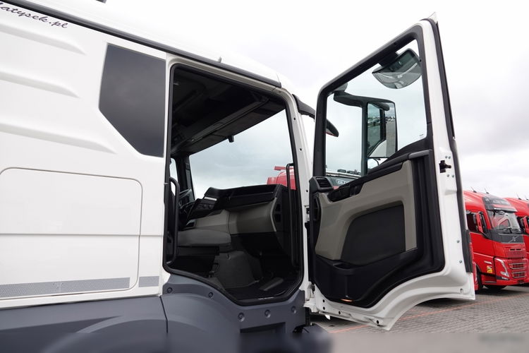 MAN TGS 26.360 / 6x2 / CHŁODNIA -8.2 M / AGREGAT CARRIER SUPRA 850 / WINDA ZAŁADOWCZA / BOCZNE DRZWI / 2022 ROK / PO KONTRAKCIE SERWISOWYM  zdjęcie 50