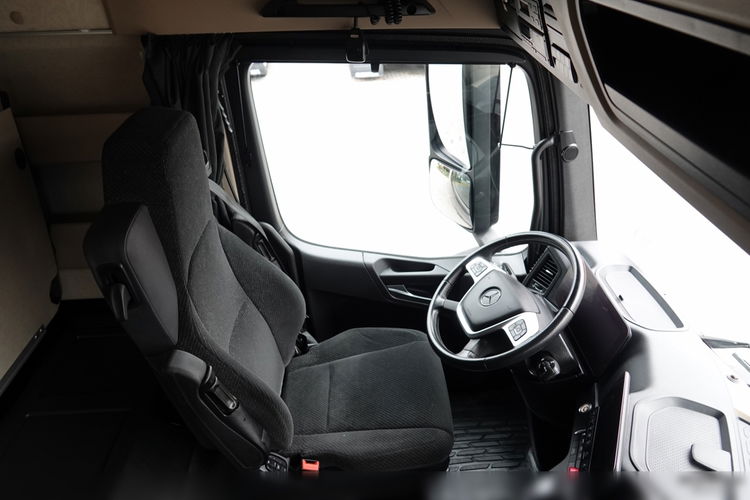 Mercedes ACTROS 2551 / 6x2 / FIRANKA - 7.8 m / SOLÓWKA / PODNOSZONY DACH / 2023 ROK / KLIMA POSTOJOWA / PO ZŁOTYM KONTRAKCIE SERWISOWYM / zdjęcie 37