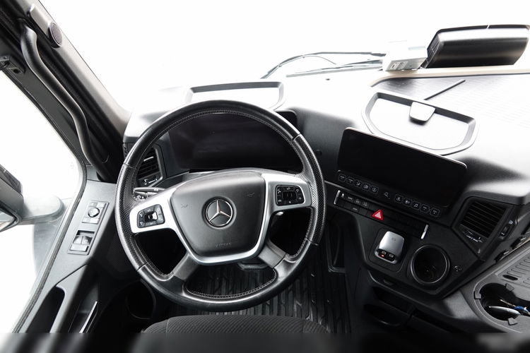 Mercedes ACTROS 2551 / 6x2 / FIRANKA - 7.8 m / SOLÓWKA / PODNOSZONY DACH / 2023 ROK / KLIMA POSTOJOWA / PO ZŁOTYM KONTRAKCIE SERWISOWYM / zdjęcie 39
