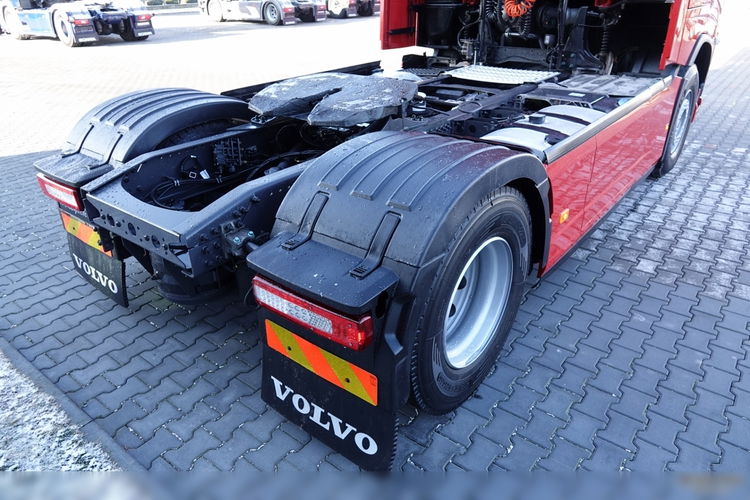 Volvo FH 500 / I-SAVE / XXL / KLIMA POSTOJOWA / NOWY MODEL / OPONY 100 % / PO ZŁOTYM KONTRAKCIE SERWISOWYM zdjęcie 16