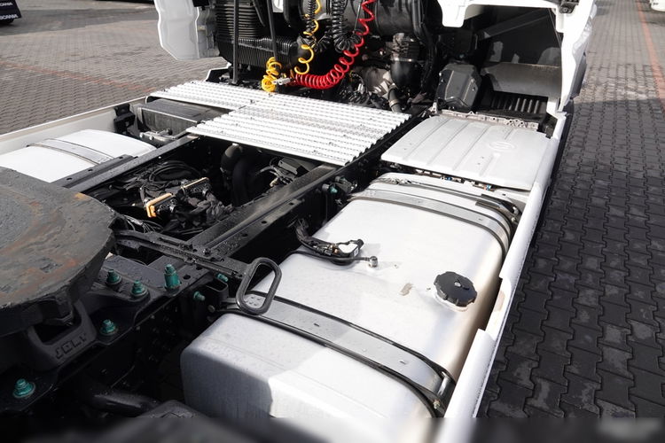 MAN TGX 18.470 / RETARDER / CAŁY NA PODUSZKACH / NOWY MODEL / GM / OPONY 100% / PO KONTRAKCIE SERWISOWYM zdjęcie 14
