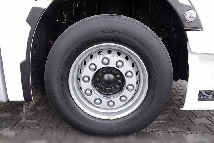 MAN TGX 18.470 / RETARDER / CAŁY NA PODUSZKACH / NOWY MODEL / GM / OPONY 100% / PO KONTRAKCIE SERWISOWYM zdjęcie 17