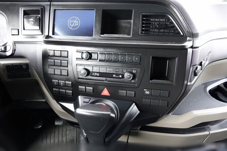 MAN TGX 18.470 / RETARDER / CAŁY NA PODUSZKACH / NOWY MODEL / GM / OPONY 100% / PO KONTRAKCIE SERWISOWYM zdjęcie 28