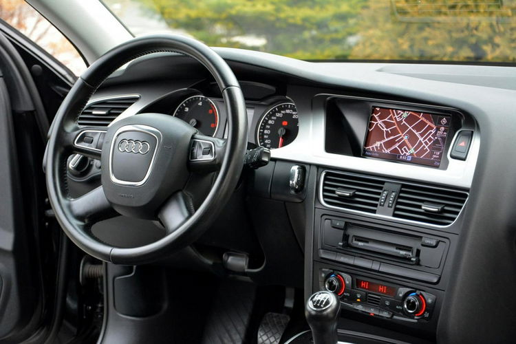 Audi A4 2.0TDI(143KM) Navi MMI Klimatronic Parktronic Chrom Aso zdjęcie 25