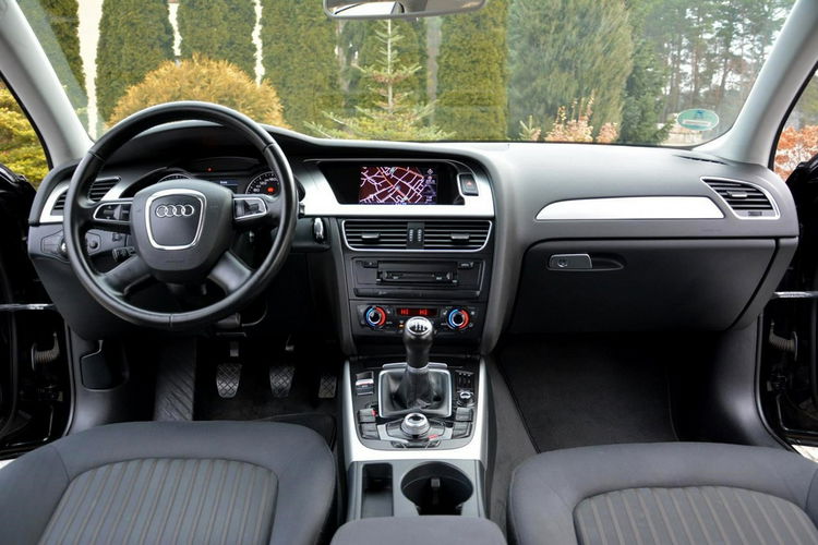 Audi A4 2.0TDI(143KM) Navi MMI Klimatronic Parktronic Chrom Aso zdjęcie 28