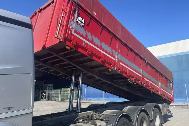 Mercedes Actros 3563 8x4 / wywrotka do zboża 20 t ładowności zdjęcie 8