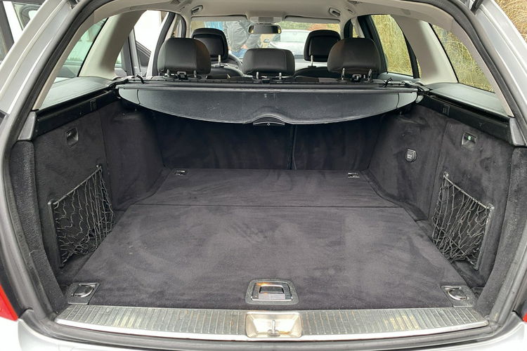 Mercedes C 200 Bardzo zadbana - 100% oryginalny przebieg.NOWY ROZRZĄD zdjęcie 13