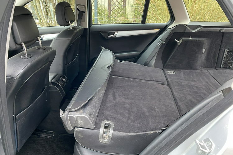 Mercedes C 200 Bardzo zadbana - 100% oryginalny przebieg.NOWY ROZRZĄD zdjęcie 18