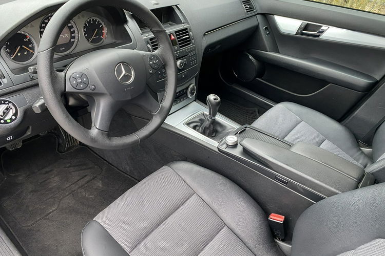 Mercedes C 200 Bardzo zadbana - 100% oryginalny przebieg.NOWY ROZRZĄD zdjęcie 27