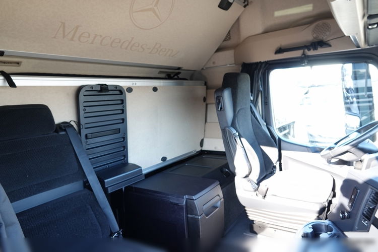 Mercedes ACTROS 2551 / ZESTAW TANDEM PRZEJAZDOWY 120 M3 / GIGA SPACE / 2023 ROK / KLIMA POSTOJOWA / PO KONTRAKCIE SERWISOWYM zdjęcie 56