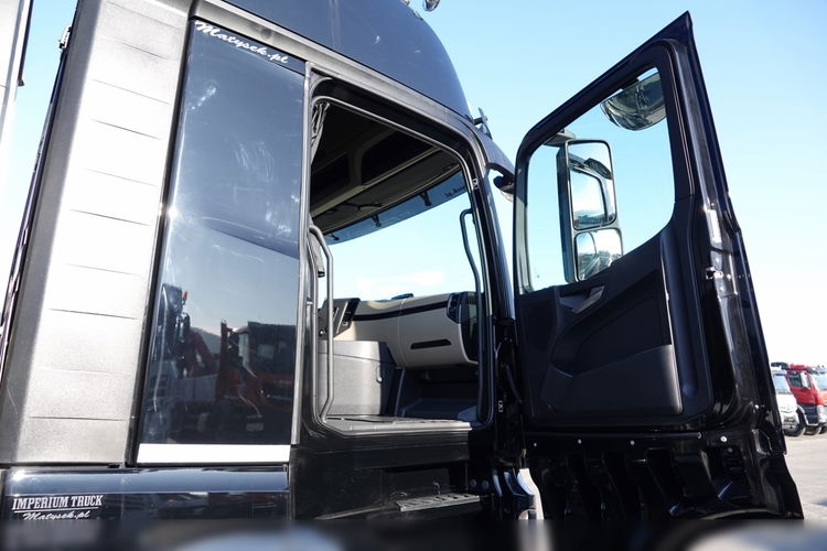 Mercedes ACTROS 2551 / ZESTAW TANDEM PRZEJAZDOWY 120 M3 / GIGA SPACE / 2023 ROK / KLIMA POSTOJOWA / PO KONTRAKCIE SERWISOWYM zdjęcie 57