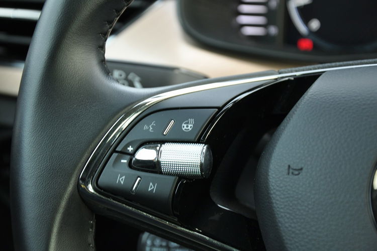 Skoda Kamiq 1.0TSI 110KM 6-G Kamera El.Klapa Podgrz.Fotele Gwar.06/26 SalonPL FV zdjęcie 12