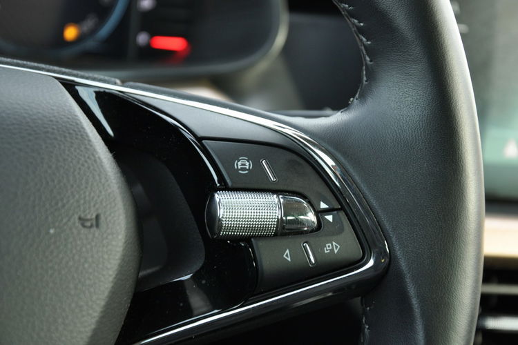 Skoda Kamiq 1.0TSI 110KM 6-G Kamera El.Klapa Podgrz.Fotele Gwar.06/26 SalonPL FV zdjęcie 13