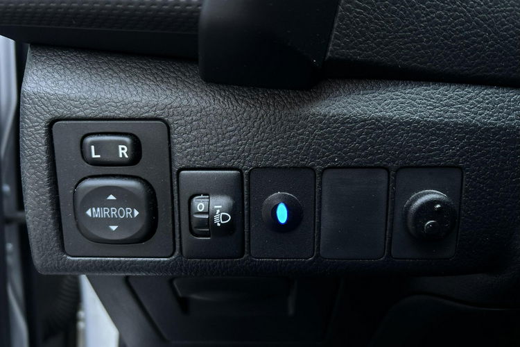 Toyota Auris 1.8 HSD 135KM ACTIVE, salon Polska, gwarancja zdjęcie 18