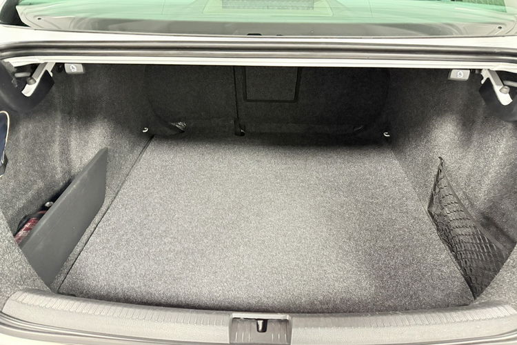 Volkswagen Jetta 1.4 TSI 150KM DSG Navi BiXenon HIGHLINE Klimatronic Kamera Łopatki zdjęcie 10
