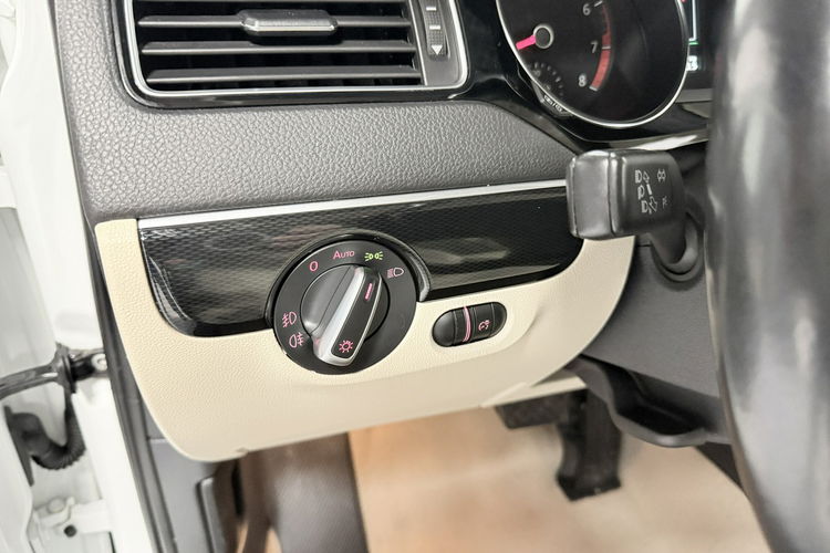 Volkswagen Jetta 1.4 TSI 150KM DSG Navi BiXenon HIGHLINE Klimatronic Kamera Łopatki zdjęcie 28