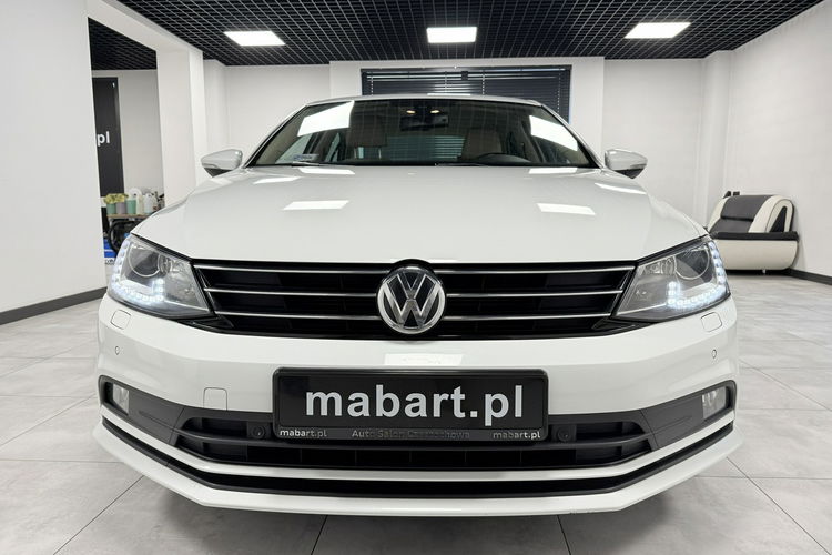 Volkswagen Jetta 1.4 TSI 150KM DSG Navi BiXenon HIGHLINE Klimatronic Kamera Łopatki zdjęcie 5