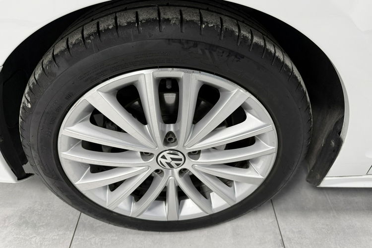 Volkswagen Jetta 1.4 TSI 150KM DSG Navi BiXenon HIGHLINE Klimatronic Kamera Łopatki zdjęcie 7