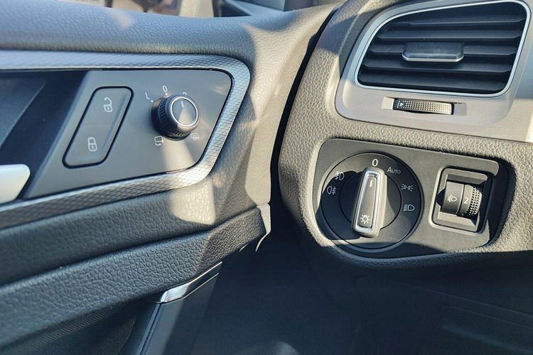 Volkswagen Golf Oryginalny lakier 100% - pełny serwis + wersja Lounge zdjęcie 10