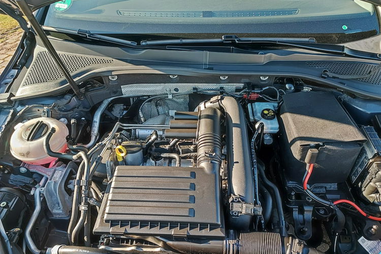 Volkswagen Golf Oryginalny lakier 100% - pełny serwis + wersja Lounge zdjęcie 20