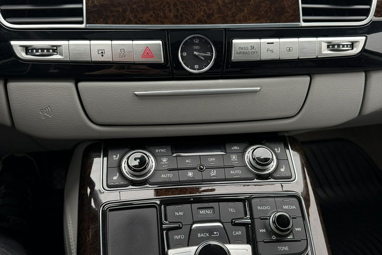 Audi A8 A8 Long 4.2 372 KM stan perfekcyjny Panorama radary Gwarancja zdjęcie 27