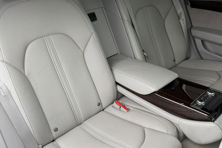 Audi A8 A8 Long 4.2 372 KM stan perfekcyjny Panorama radary Gwarancja zdjęcie 9