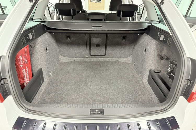 Skoda Octavia SCOUT 2.0 TDI 184KM DSG 4x4 AppleCar Bi-Xenon Duża Navi Tempomat Black zdjęcie 26