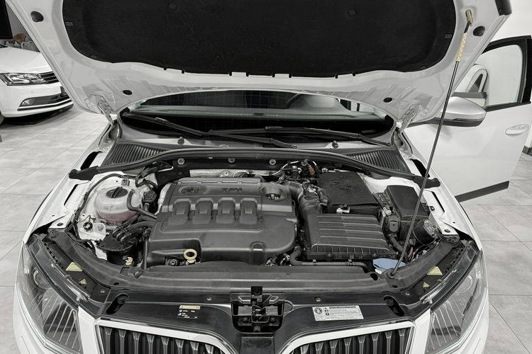 Skoda Octavia SCOUT 2.0 TDI 184KM DSG 4x4 AppleCar Bi-Xenon Duża Navi Tempomat Black zdjęcie 38