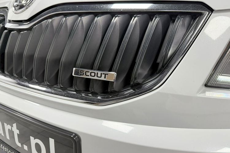 Skoda Octavia SCOUT 2.0 TDI 184KM DSG 4x4 AppleCar Bi-Xenon Duża Navi Tempomat Black zdjęcie 8