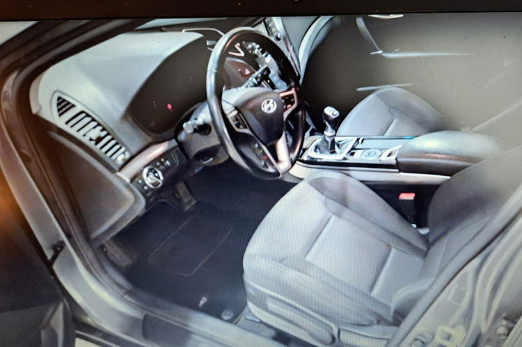Hyundai i40 Bardzo zadbana - oryginalny przebieg zdjęcie 4