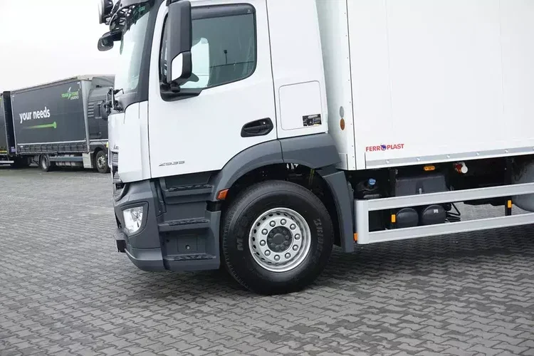 Mercedes / ANTOS / 2535 / EURO 6 / CHŁODNIA + WINDA / 23 PALETY / OŚ SKRĘTNA zdjęcie 17
