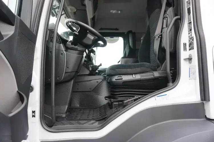 Mercedes / ANTOS / 2535 / EURO 6 / CHŁODNIA + WINDA / 23 PALETY / OŚ SKRĘTNA zdjęcie 23