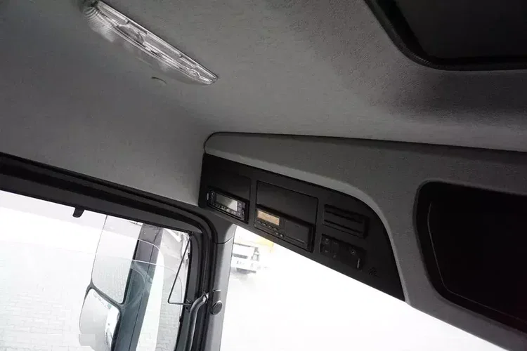 Mercedes / ANTOS / 2535 / EURO 6 / CHŁODNIA + WINDA / 23 PALETY / OŚ SKRĘTNA zdjęcie 24