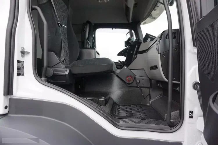 Mercedes / ANTOS / 2535 / EURO 6 / CHŁODNIA + WINDA / 23 PALETY / OŚ SKRĘTNA zdjęcie 26